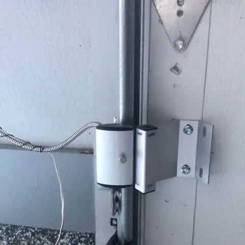 Connecting-Overhead-Garage-Doors-to-Home-Security-Alarm-System Avenger Security
